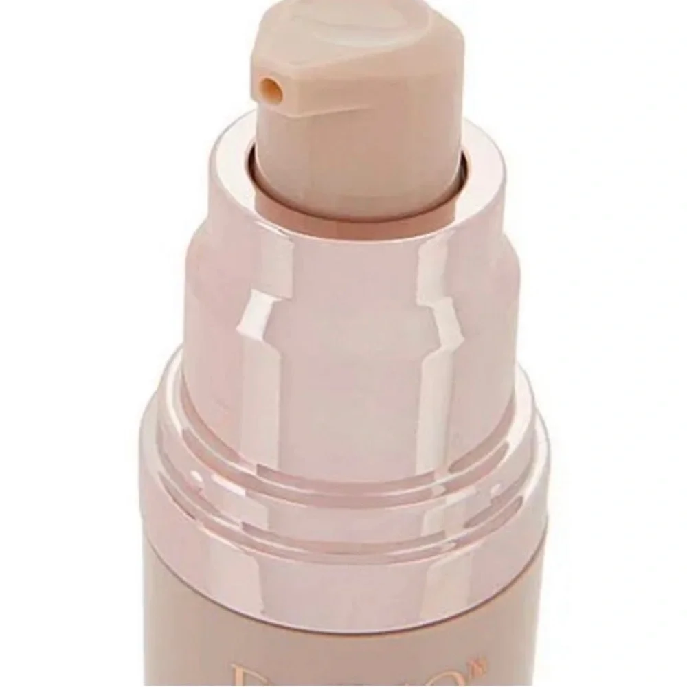 NWT-Doll 10 HydraLux Smoothing Foundation- Medium 2 Bottles
